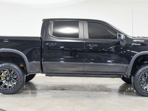 Used 2023 Chevrolet Silverado 1500 ZR2 w/ Technology Package image 9