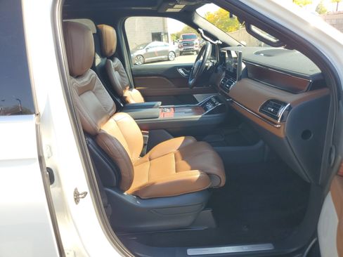 Certified 2022 Lincoln Navigator Reserve image 9