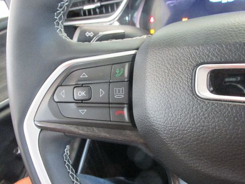 Used 2023 Jeep Grand Cherokee 4WD 4xe image 16