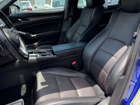 Used 2018 Honda Accord Sport image 9