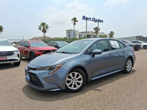 Used 2025 Toyota Corolla LE FWD image 1