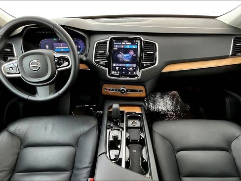 Used 2023 Volvo XC90 B6 Plus image 20