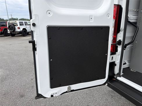 Used 2025 RAM ProMaster 3500 FWD image 18