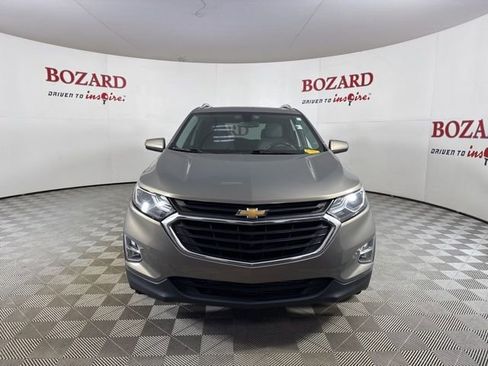 Used 2018 Chevrolet Equinox LT w/ Sun & Infotainment Package image 3