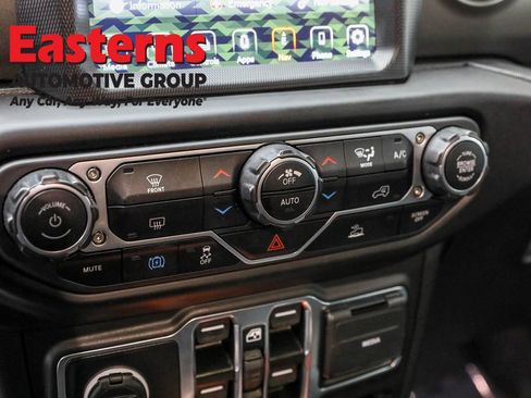 Used 2023 Jeep Wrangler Unlimited w/ 8.4" Radio Group image 20