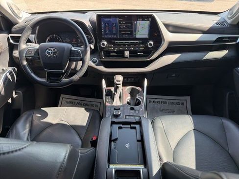 Used 2021 Toyota Highlander Platinum AWD/4WD image 27