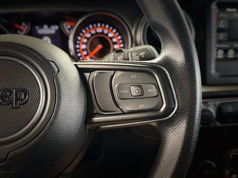 Used 2022 Jeep Wrangler Sport AWD/4WD image 17
