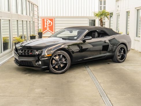 Used 2011 Chevrolet Camaro SS w/ RS Package RWD image 9