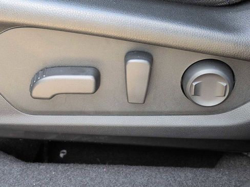 Certified 2025 Subaru Forester Limited image 18