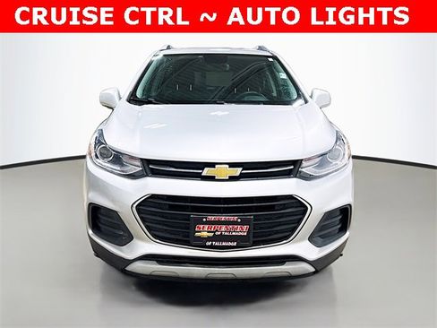 Used 2018 Chevrolet Trax LT w/ LT Convenience Package image 3
