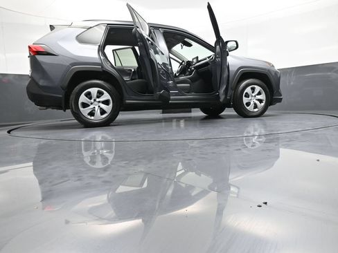 Used 2021 Toyota RAV4 LE AWD/4WD image 47