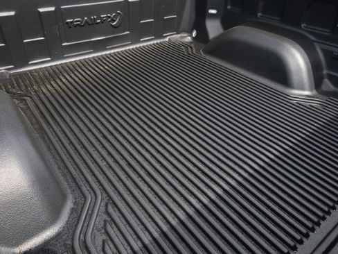 Used 2025 Chevrolet Silverado 1500 LT image 11