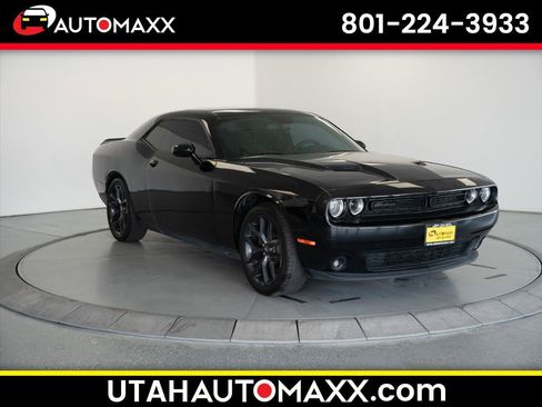 Used 2020 Dodge Challenger SXT w/ Blacktop Package RWD image 1