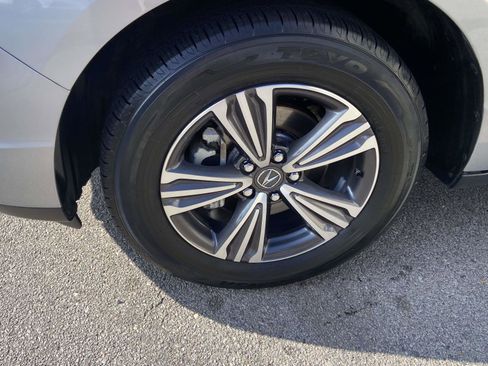 Used 2017 Acura MDX FWD image 5