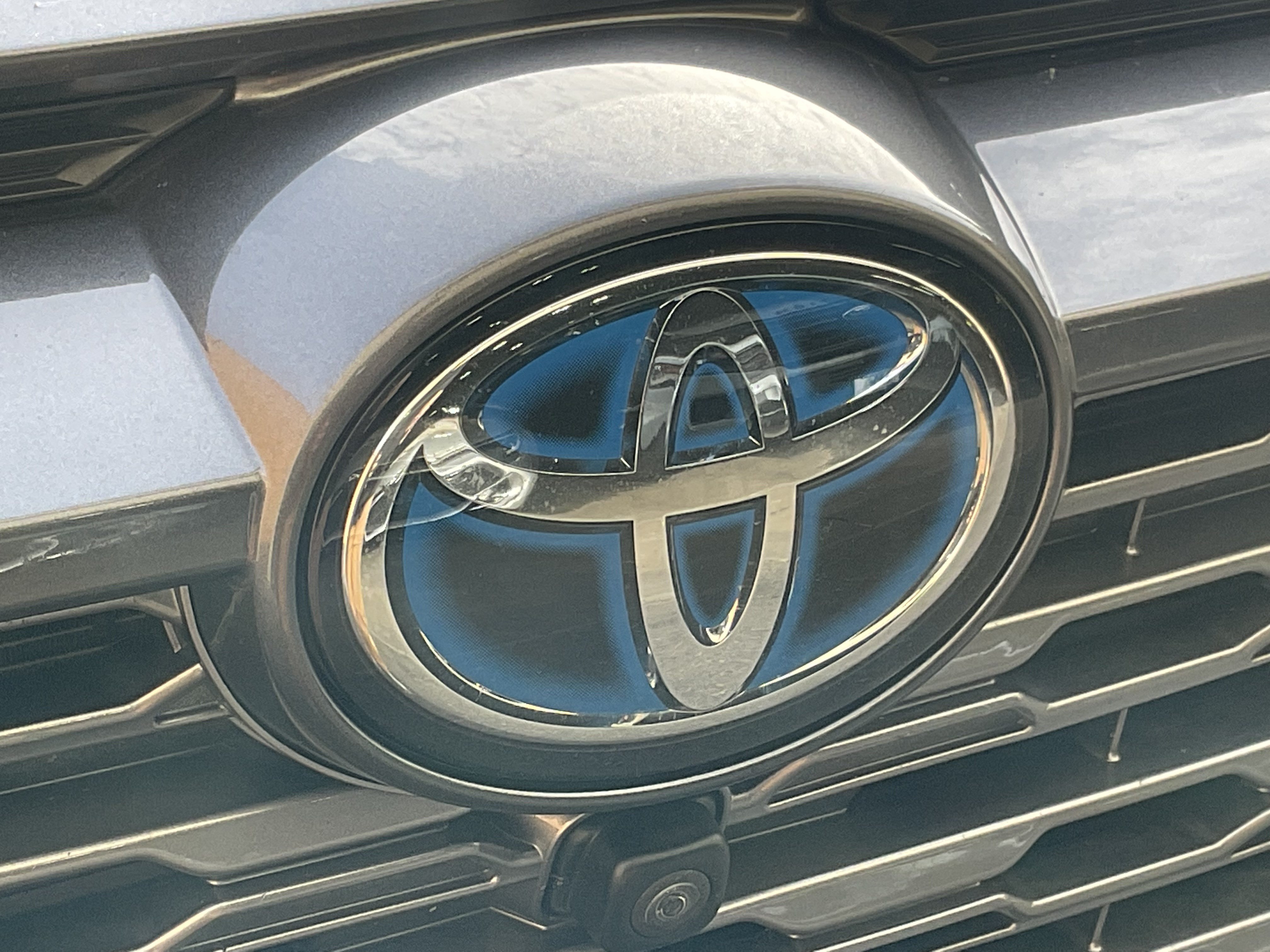 Used 2021 Toyota RAV4 Limited AWD/4WD image 6