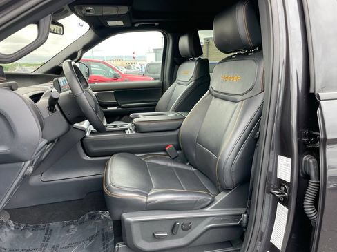 Used 2025 Ford Expedition Tremor AWD/4WD image 7