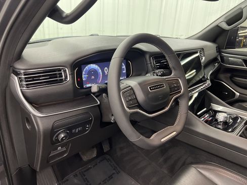 Used 2022 Jeep Wagoneer Series I image 18