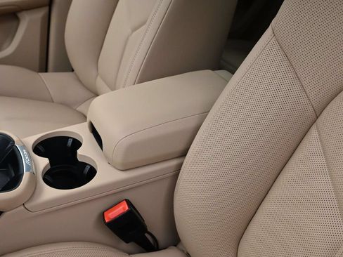 Certified 2026 Porsche Macan AWD/4WD image 21