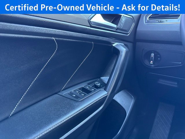 Certified 2023 Volkswagen Tiguan SE w/ Panoramic Sunroof Package AWD/4WD image 17