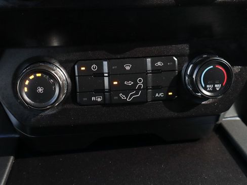 Used 2022 Ford F250 XLT w/ Black Appearance Package image 35