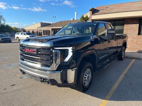 Used 2024 GMC Sierra 2500 Pro w/ Fleet Convenience Package image 4