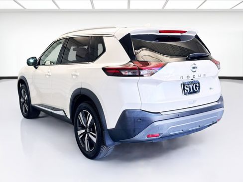 Used 2021 Nissan Rogue SL w/ Premium Package image 6