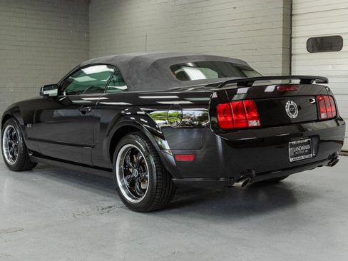 Used 2005 Ford Mustang GT RWD image 34