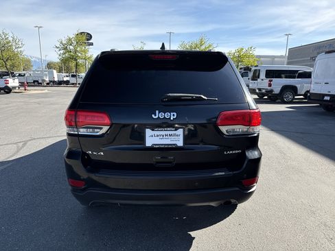 Used 2018 Jeep Grand Cherokee Laredo image 4