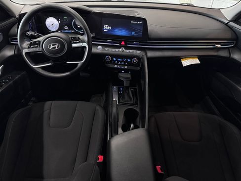 Used 2024 Hyundai Elantra SEL image 10