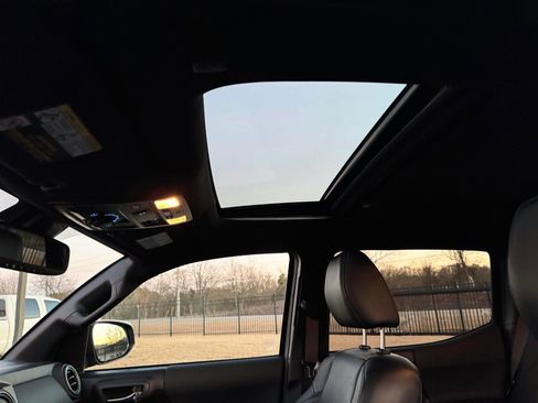 Used 2022 Toyota Tacoma image 14