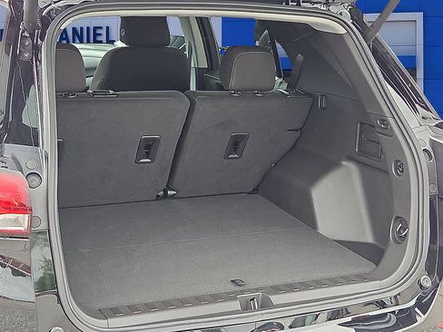 Used 2024 Chevrolet Equinox LT FWD image 8