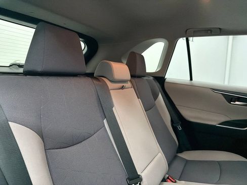 Used 2020 Toyota RAV4 XLE w/ Convenience Package FWD image 25