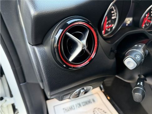 Used 2018 Mercedes-Benz CLA 250 image 33