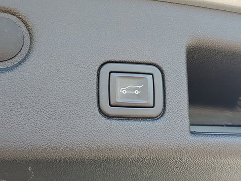 Certified 2023 Chevrolet Equinox Premier FWD image 8