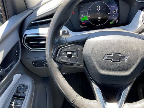 Used 2022 Chevrolet Bolt EUV Premier FWD image 17