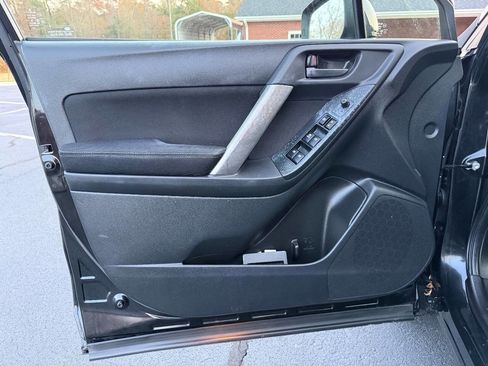 Used 2015 Subaru Forester 2.5i Premium w/ All-Weather Package image 10