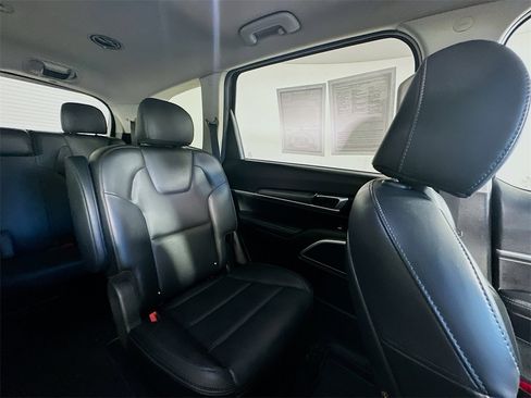 Used 2022 Kia Telluride S image 14