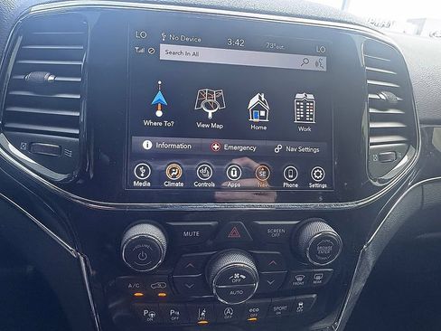 Used 2021 Jeep Grand Cherokee Trailhawk w/ Trailhawk Luxury Group AWD/4WD image 12
