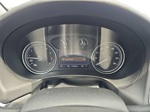Used 2020 Buick Enclave Essence w/ Sound and Sites Package FWD image 18