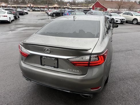 Used 2016 Lexus ES 350 w/ Navigation System Package image 9