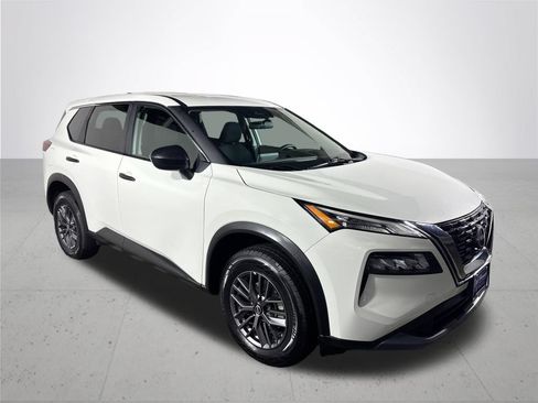 Used 2023 Nissan Rogue S AWD/4WD image 4