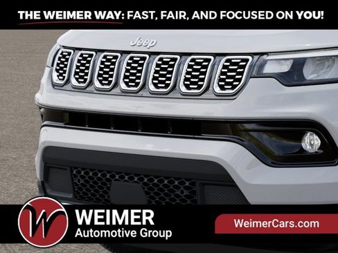 Used 2025 Jeep Compass Limited w/ Sun & Sound Group AWD/4WD image 11