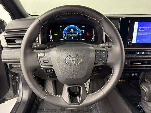 Used 2025 Toyota Camry SE w/ Convenience Package FWD image 25