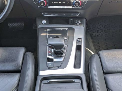 Used 2020 Audi Q5 2.0T Titanium Premium Plus AWD/4WD image 17