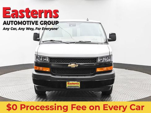Used 2021 Chevrolet Express 3500 w/ Driver Convenience Package RWD image 2