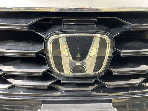 Used 2024 Honda Pilot Touring image 10