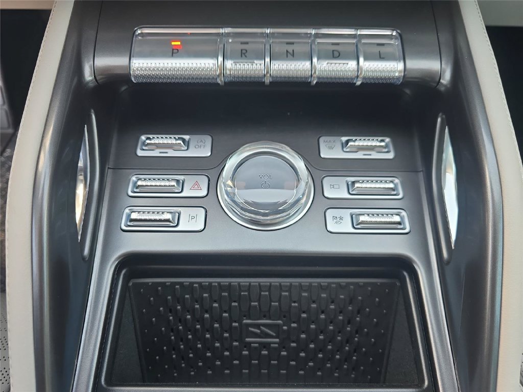 New 2026 Lincoln Nautilus Reserve AWD/4WD image 17