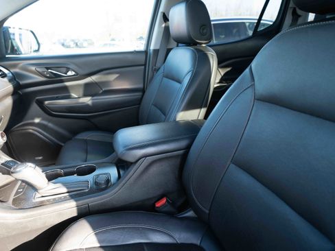 Used 2018 GMC Acadia SLT image 10