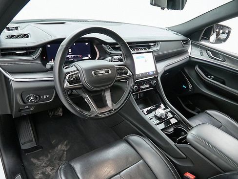 Used 2022 Jeep Grand Cherokee L Overland w/ Advanced Protech Group III image 13