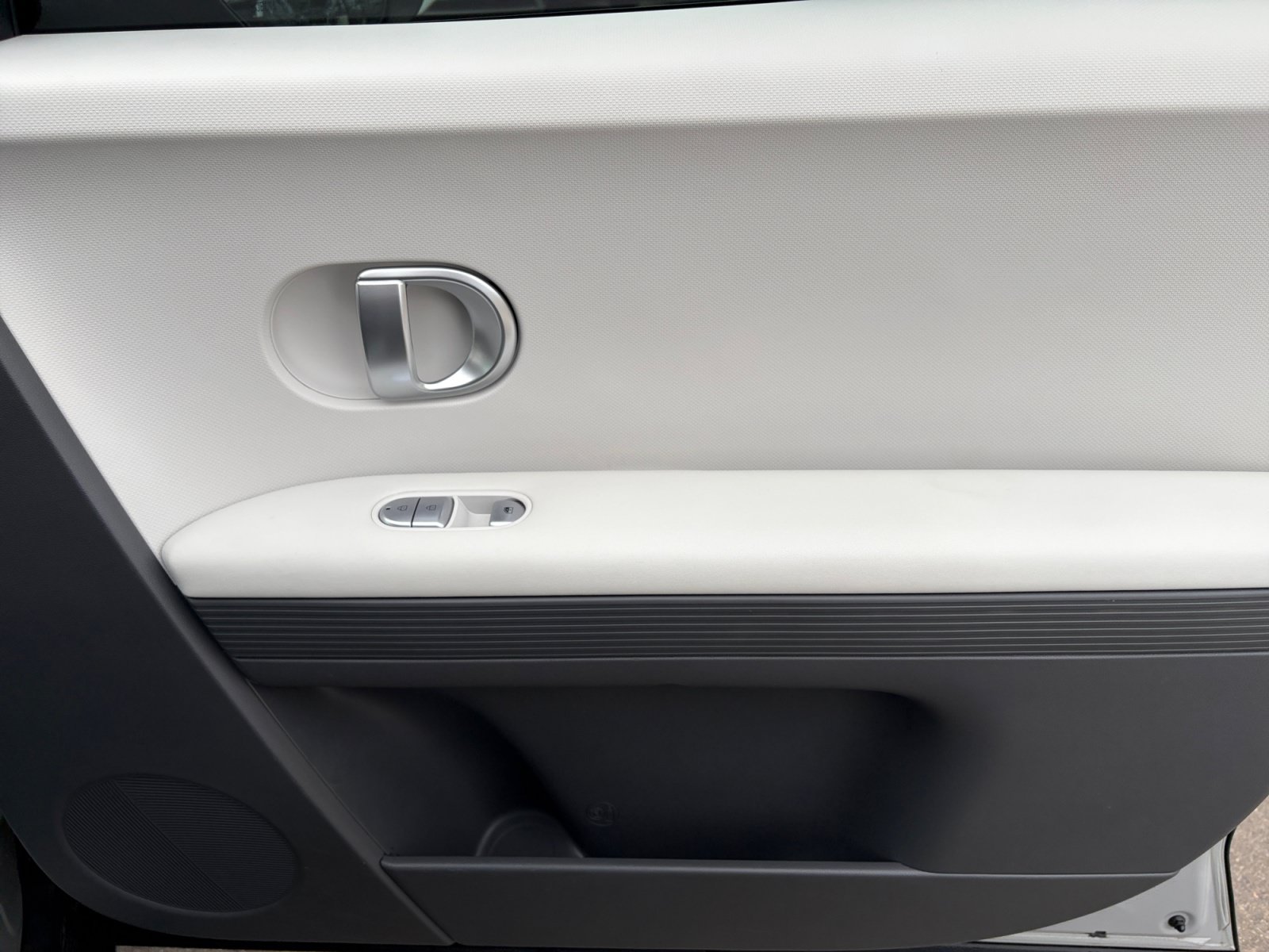 Certified 2024 Hyundai Ioniq 5 SEL AWD/4WD image 16